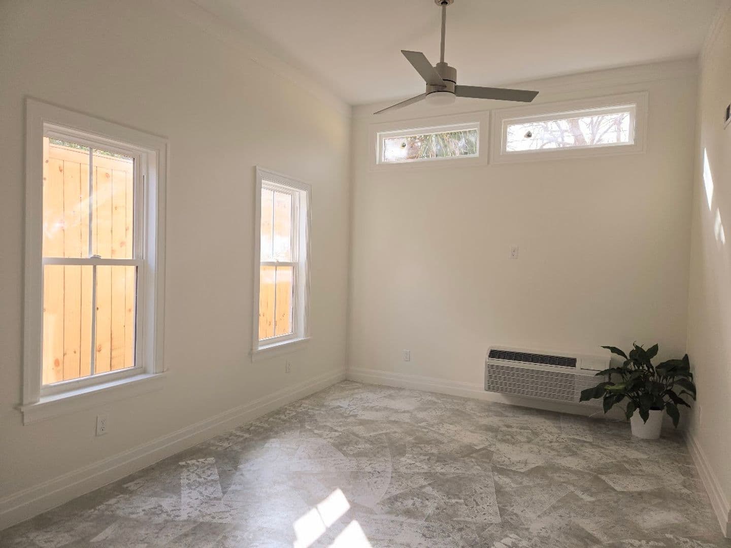 Savannah House: 421 E 63rd St Unit B