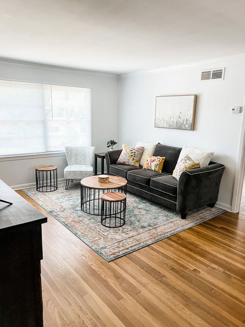 Savannah Apartment: 23 Berkley Pl - 23 Berkley Unit 4