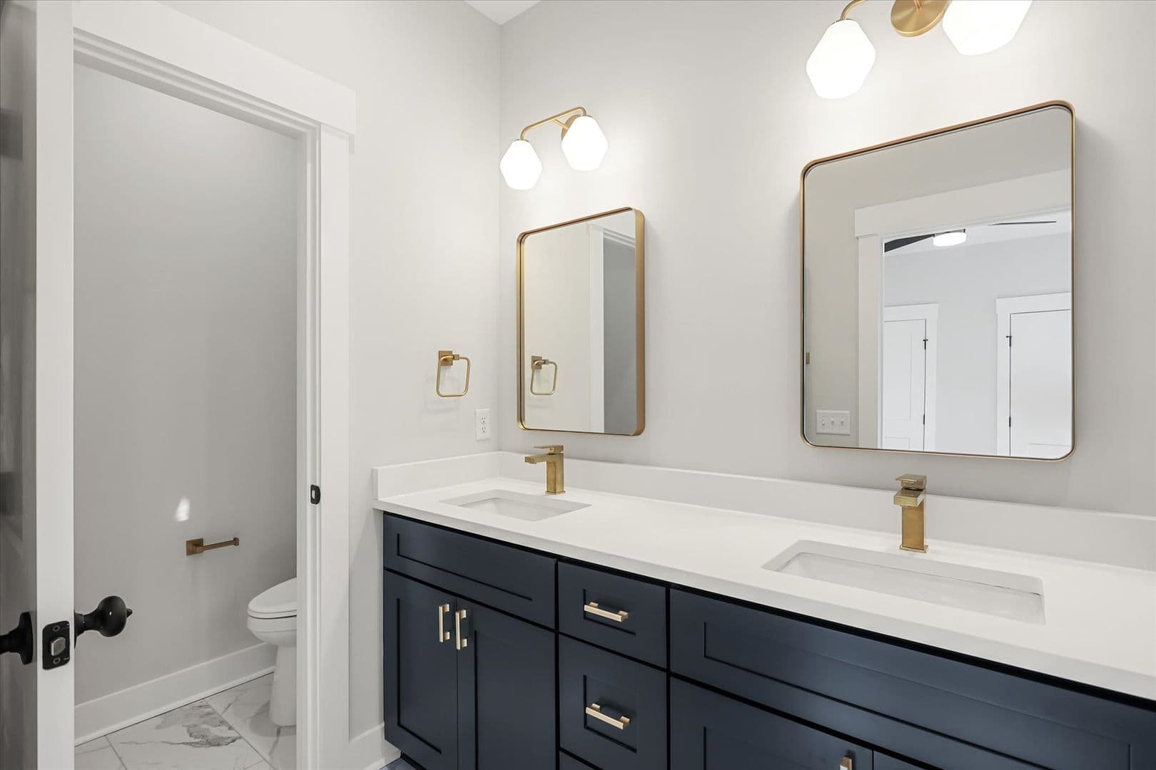 Savannah House: 5404 Mildred St