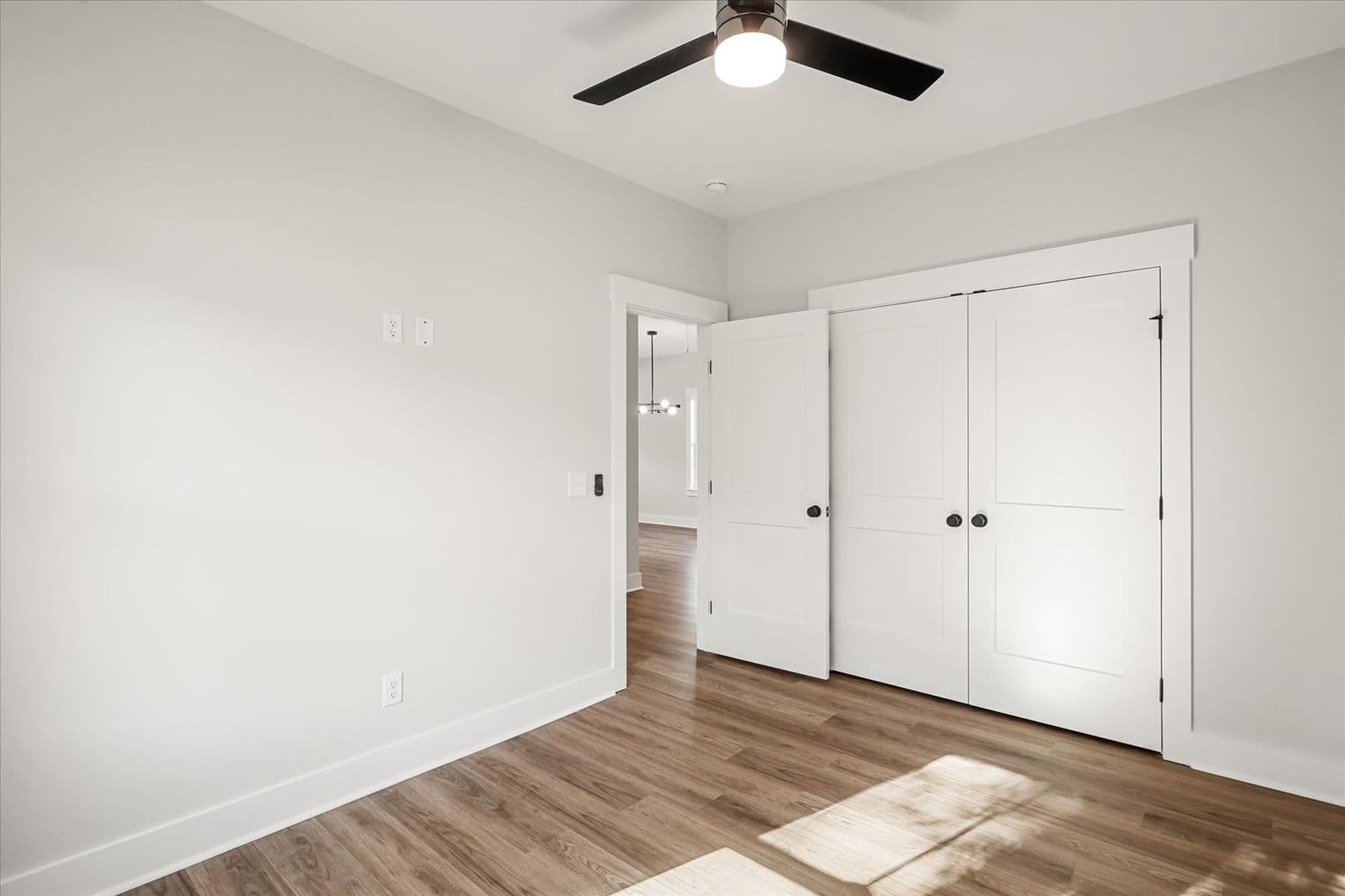 Savannah House: 5404 Mildred St