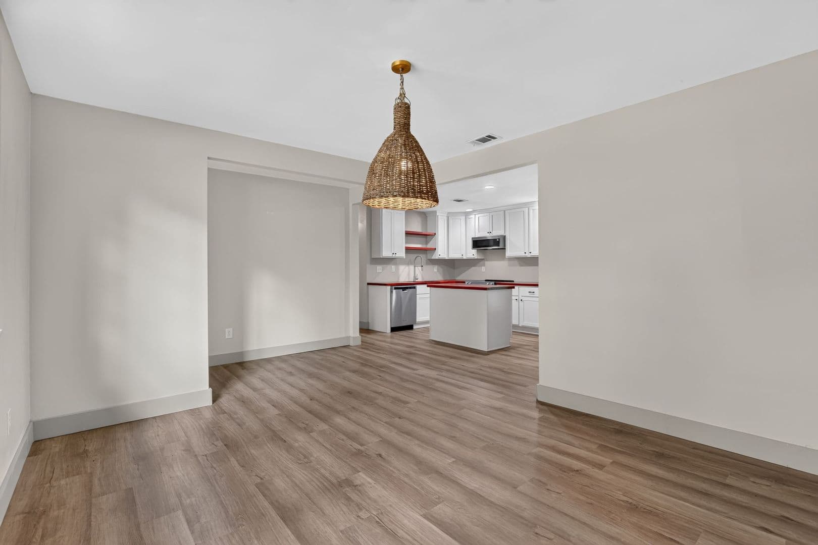 Pooler House: 108 E Whatley Street