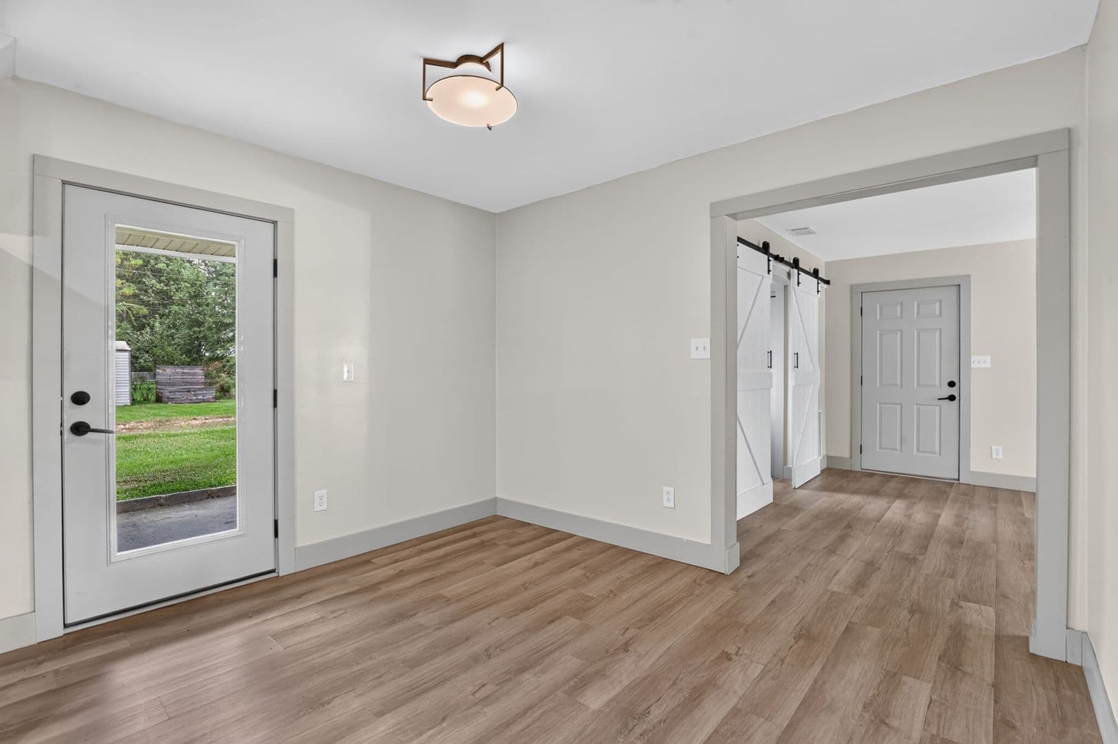 Pooler House: 108 E Whatley Street