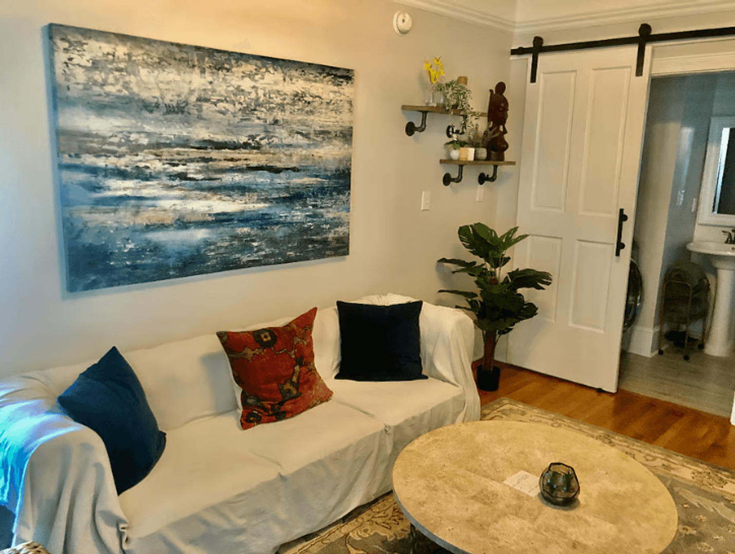 Savannah Apartment: 214 E 32nd St