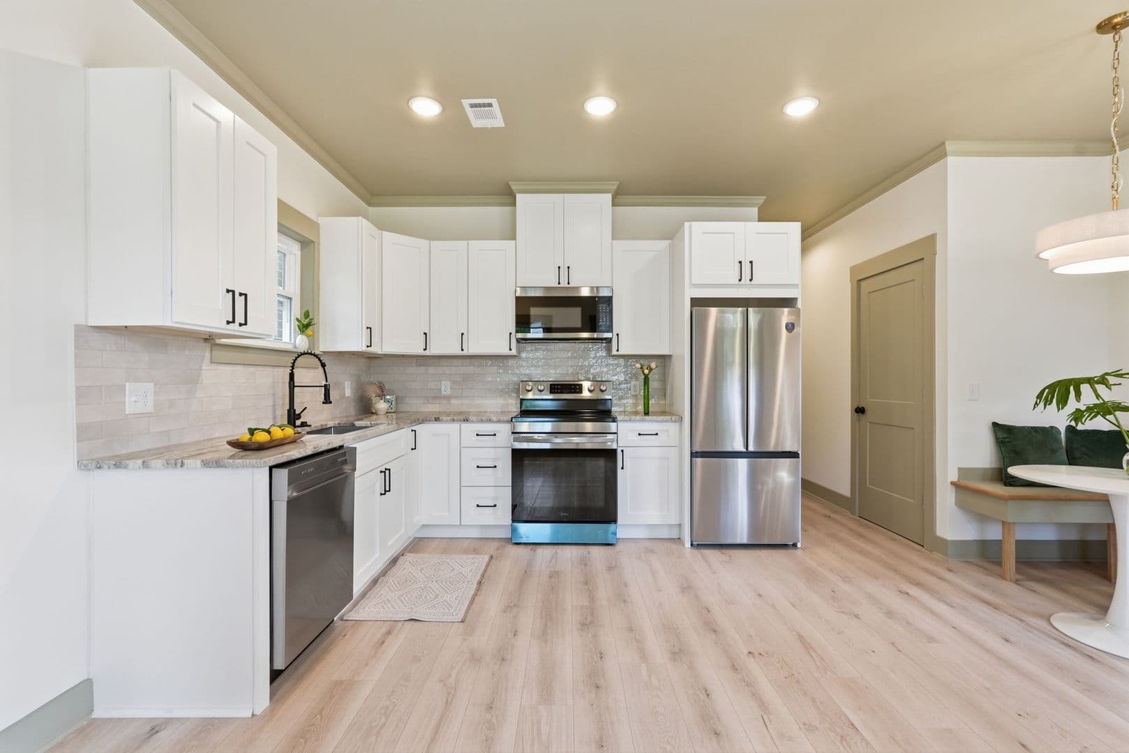 Savannah House: 744 E 33rd St