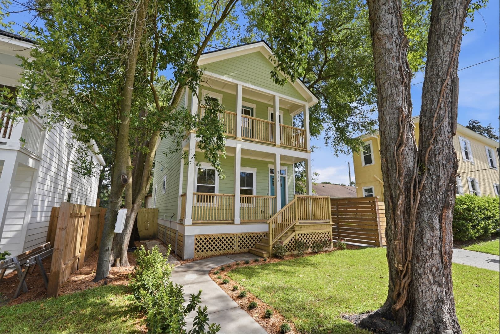 Savannah House: 744 E 33rd St