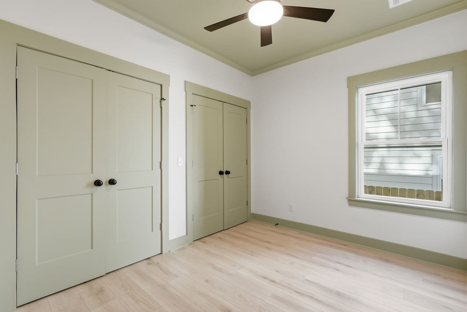 Savannah House: 744 E 33rd St