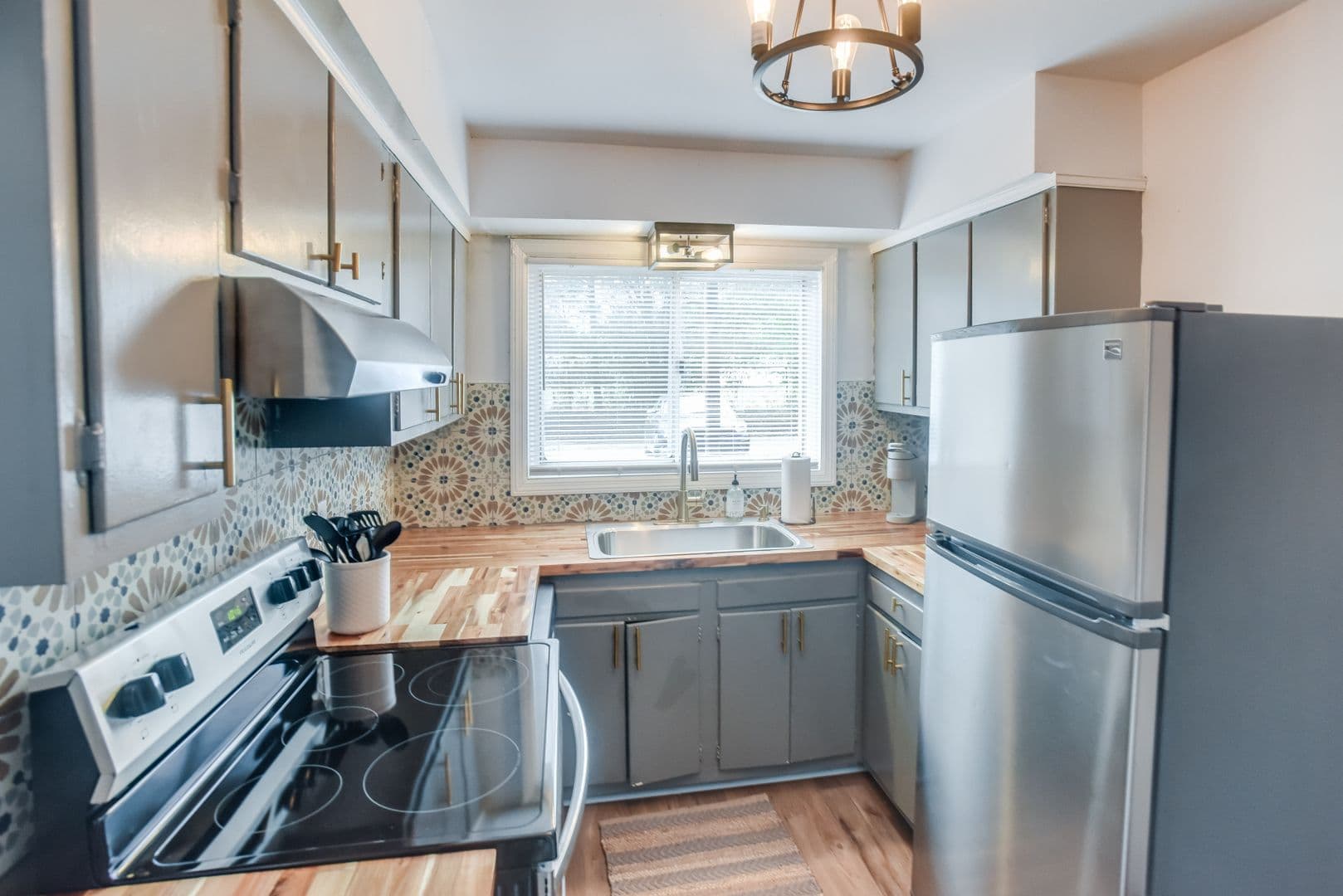 Savannah Apartment: 23 Berkley Pl - 23 Berkley Unit 2