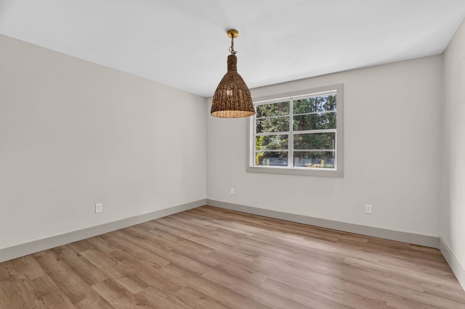 Pooler House: 108 E Whatley Street