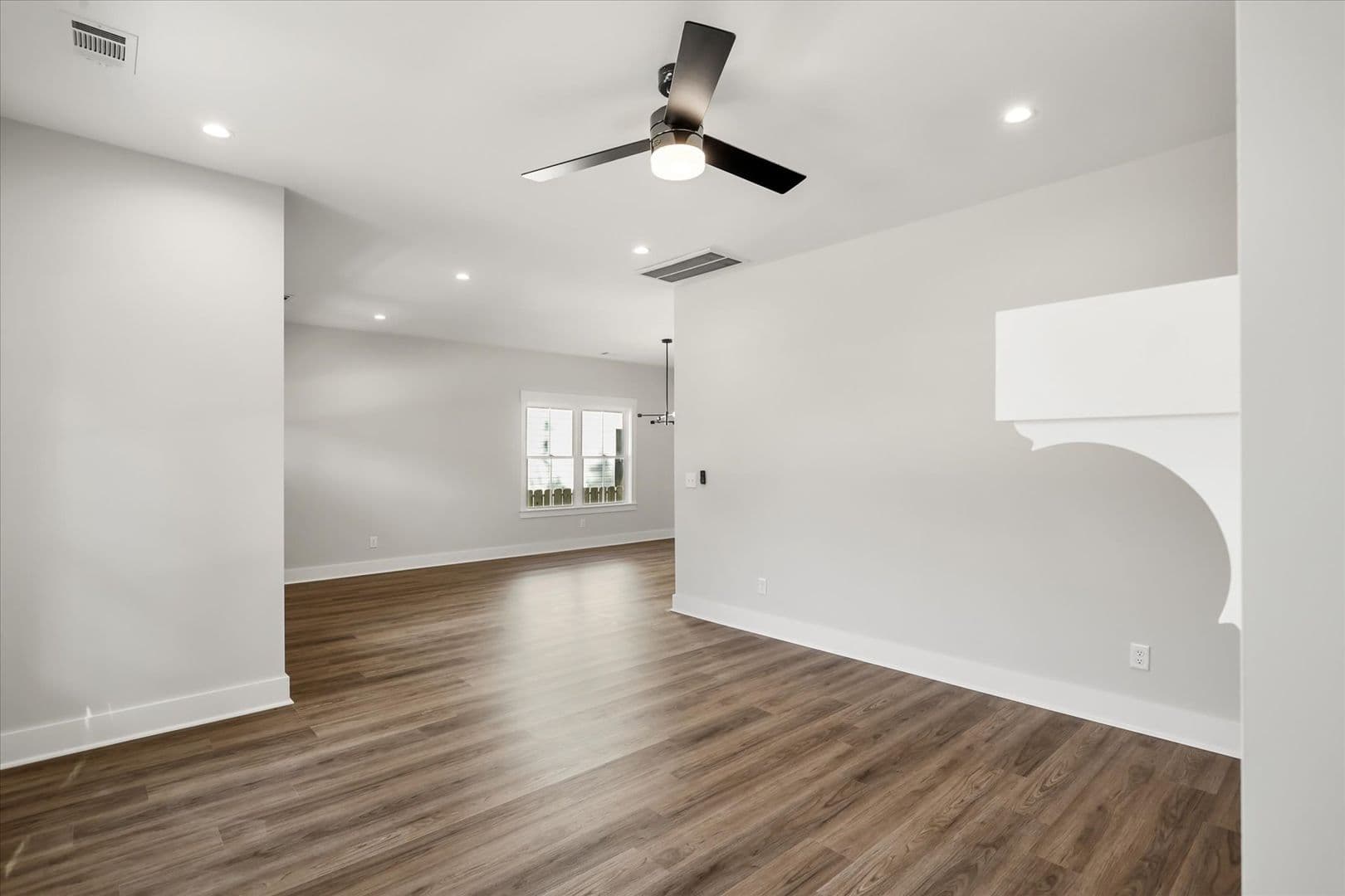 Savannah House: 5404 Mildred St