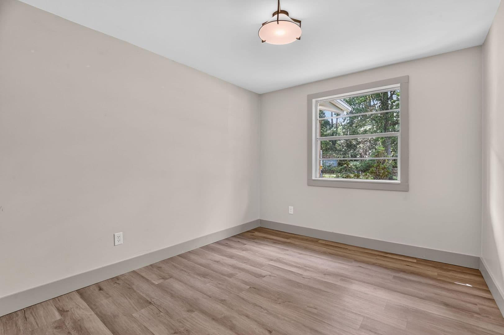 Pooler House: 108 E Whatley Street