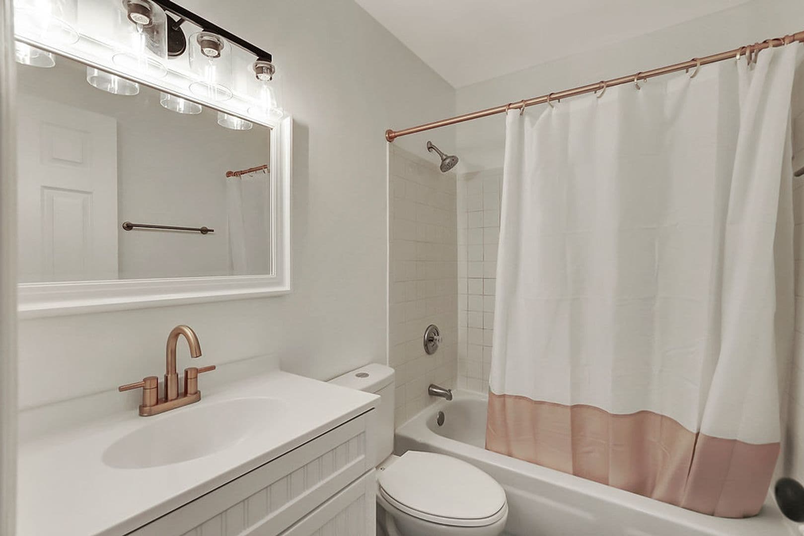 Xenia Apartment: 1127-1149 Frederick Drive