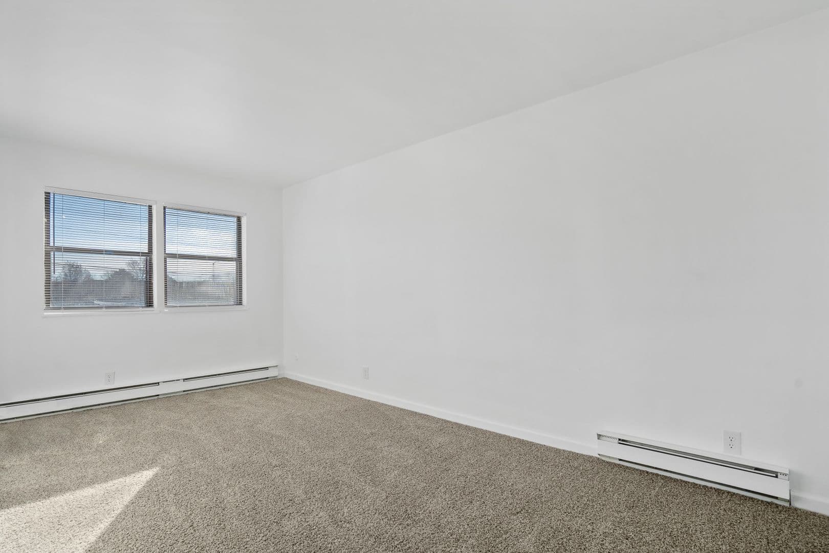 Vandalia Apartment: 850 West Alkaline Springs Road
