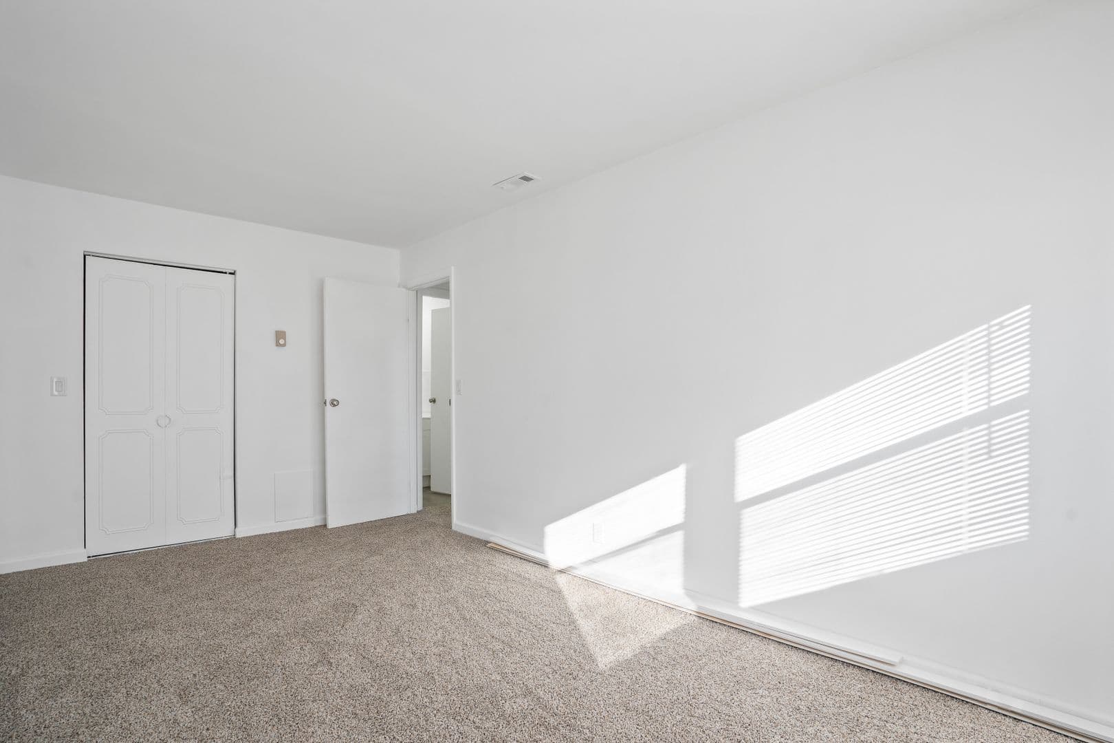 Vandalia Apartment: 850 West Alkaline Springs Road