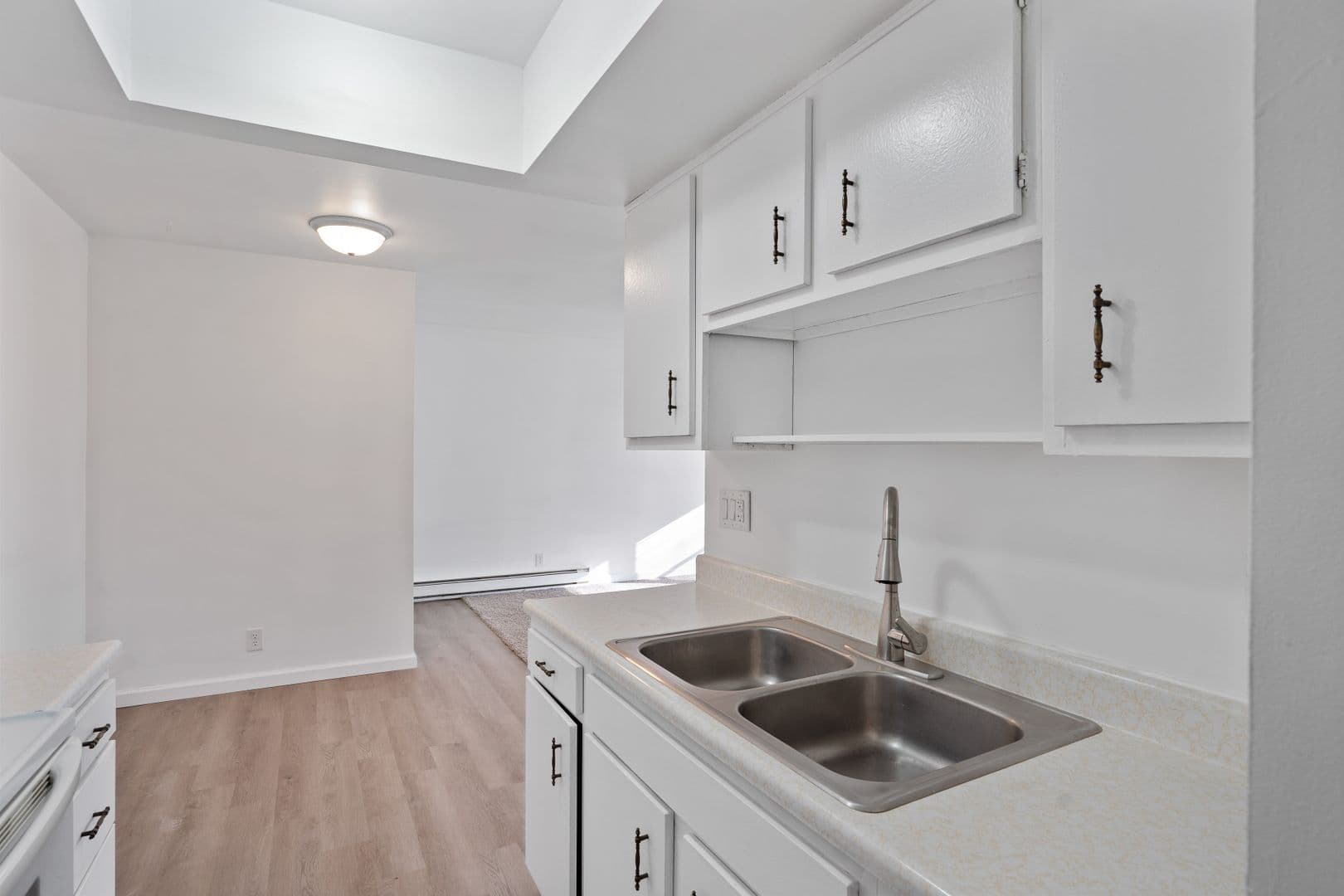 Vandalia Apartment: 850 West Alkaline Springs Road