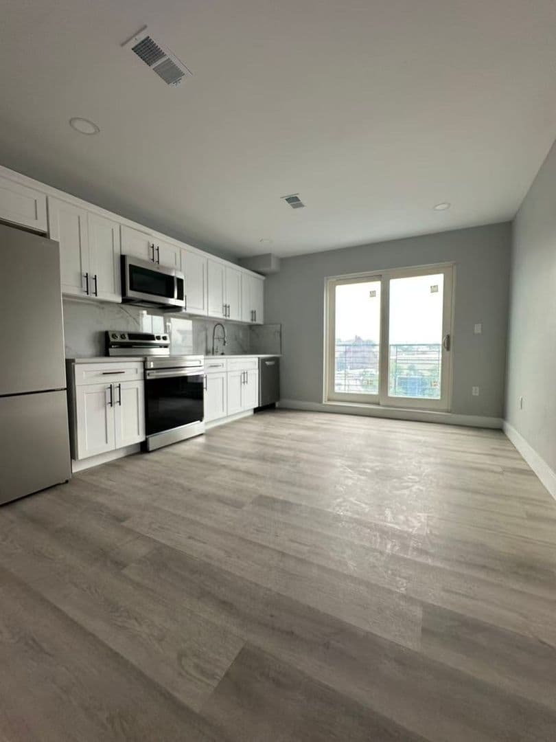 Philadelphia Apartment: 1407-11 Point Breeze Ave