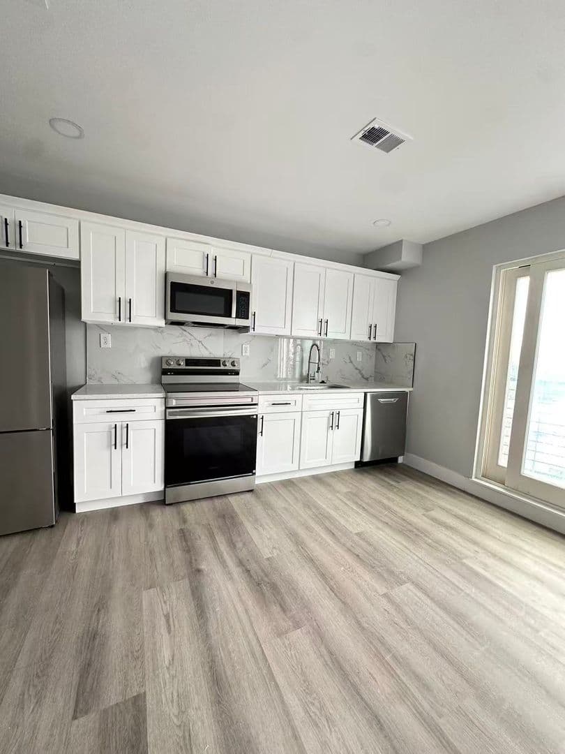 Philadelphia Apartment: 1407-11 Point Breeze Ave