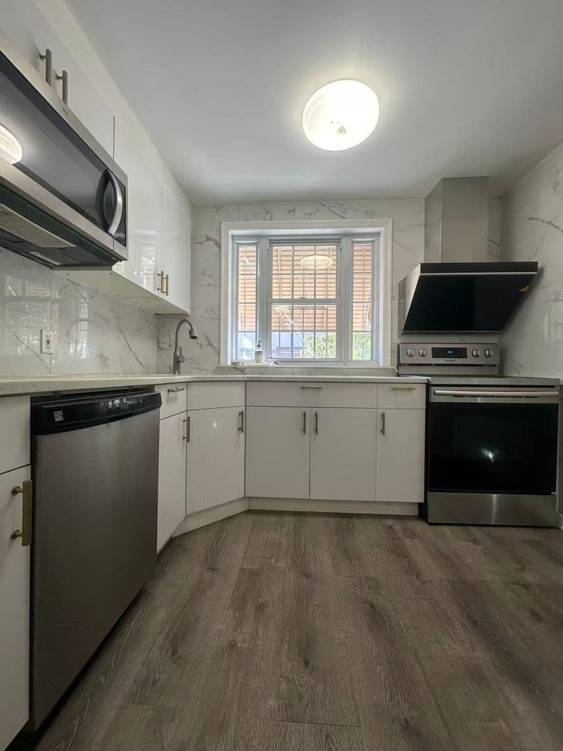 Philadelphia House: 1212 JOHNSTON ST