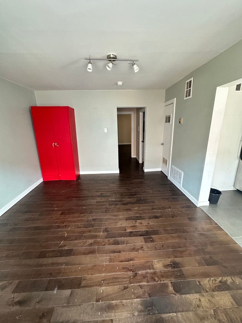 Philadelphia Apartment: 1428 W Master St.