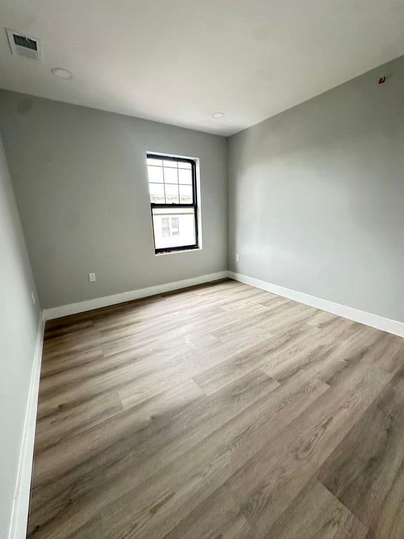 Philadelphia Apartment: 1407-11 Point Breeze Ave