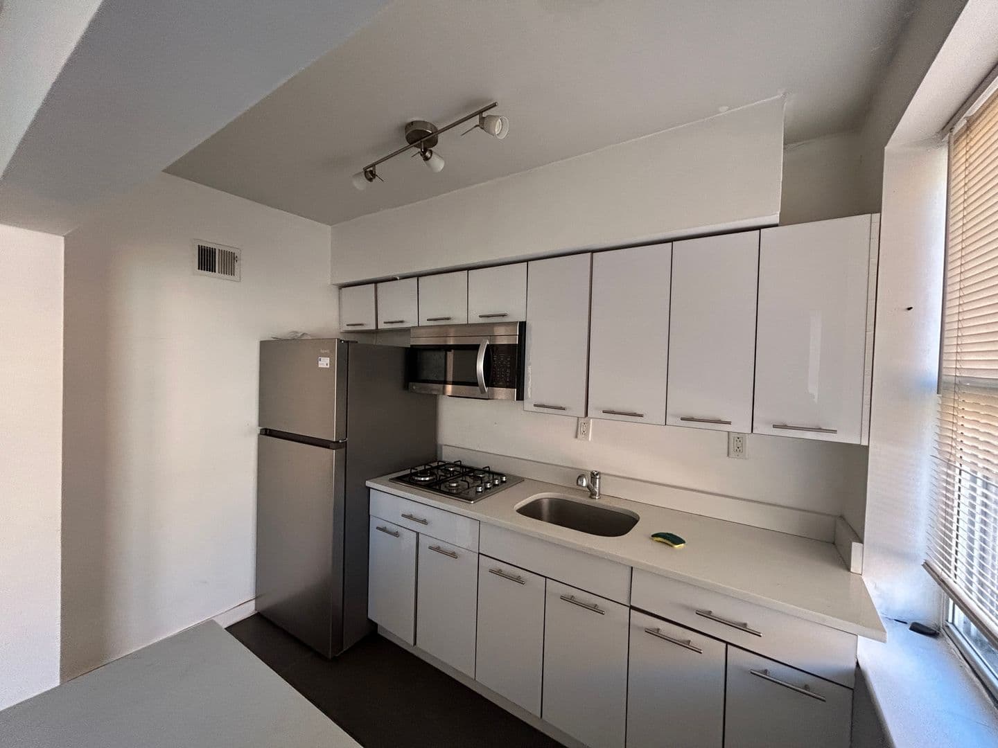 Philadelphia Apartment: 1428 W Master St.