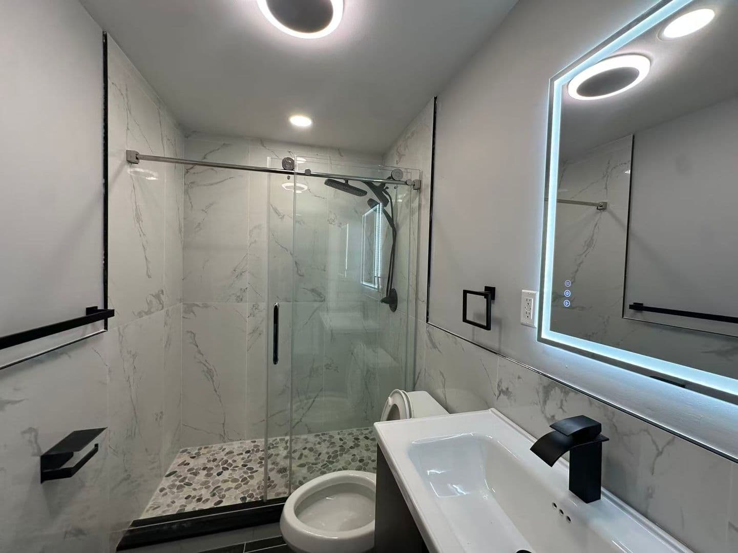 Philadelphia Apartment: 1407-11 Point Breeze Ave