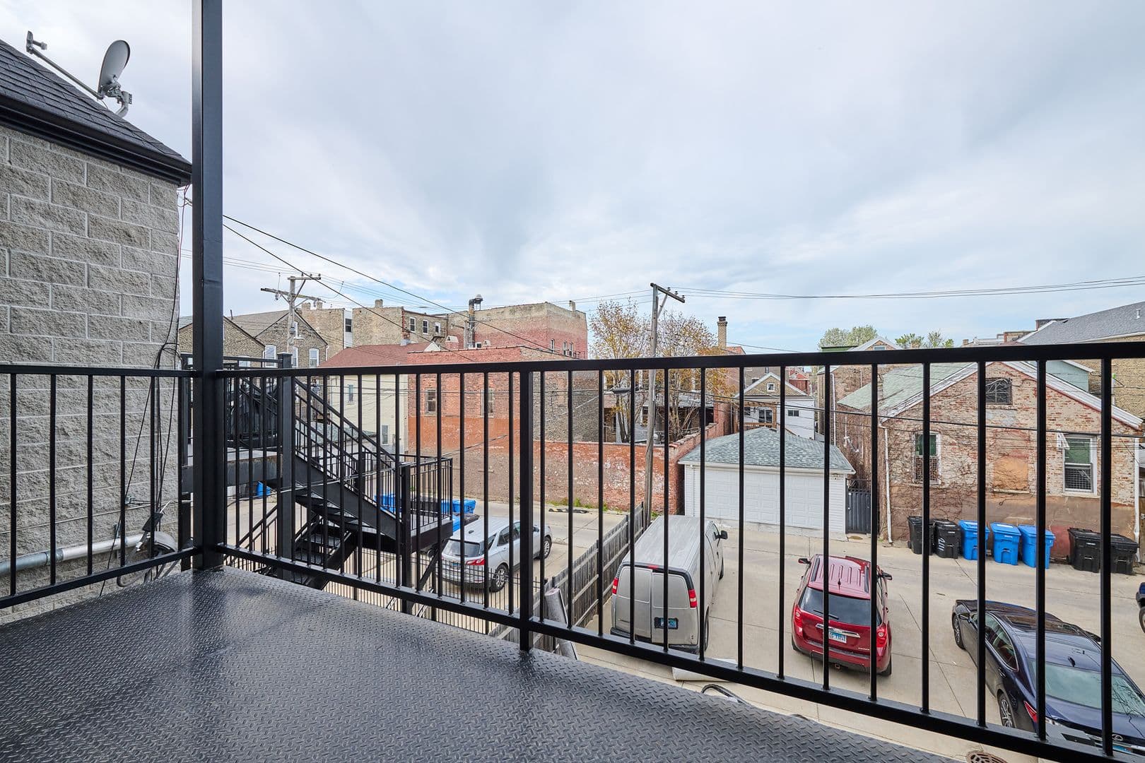 Chicago Apartment: 1338 W Cullerton Street