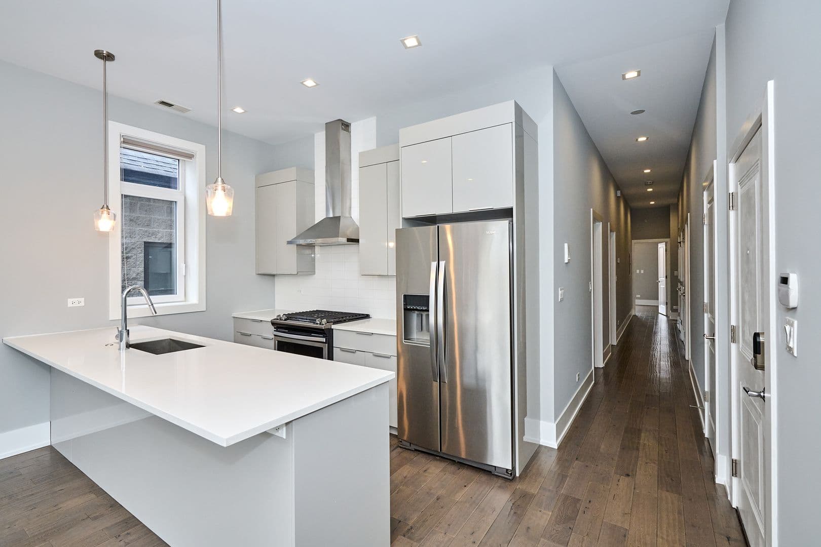 Chicago Apartment: 1338 W Cullerton Street
