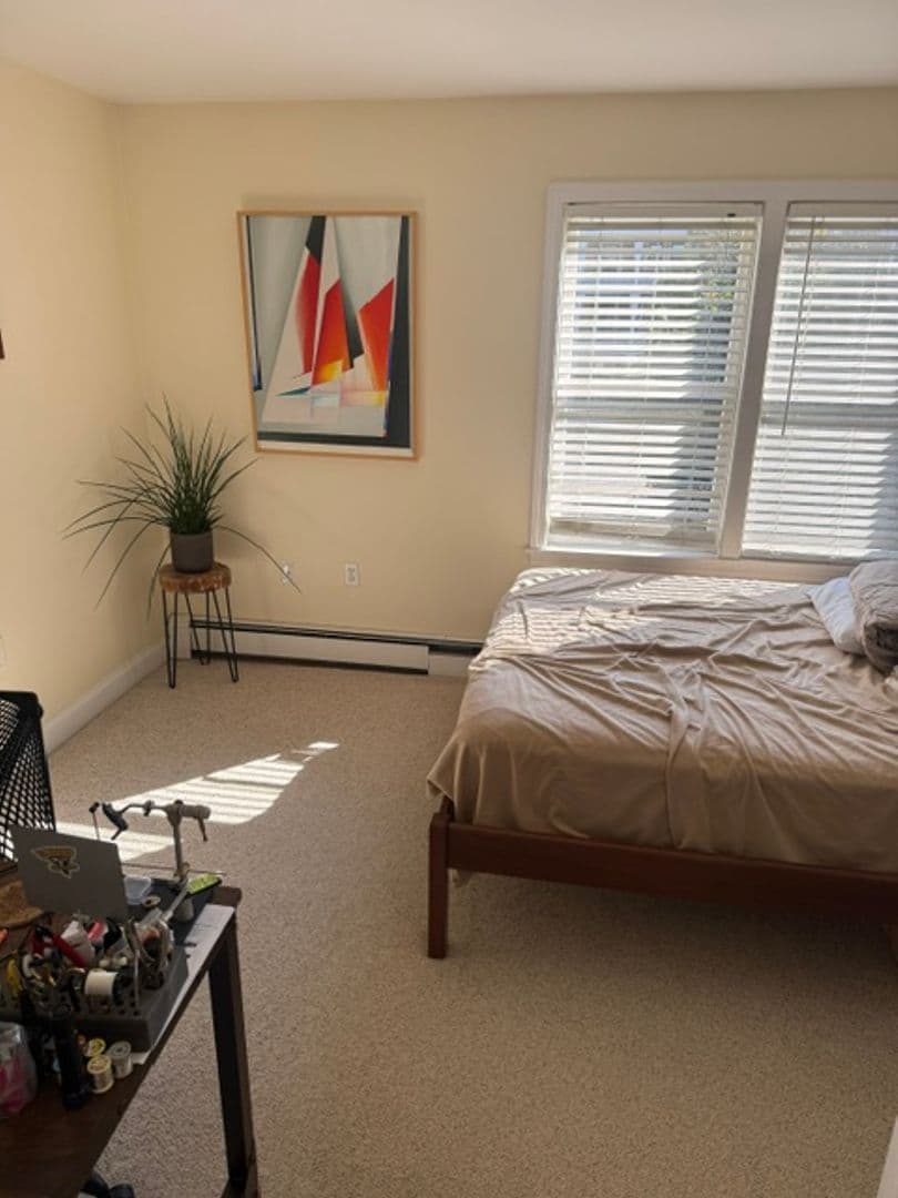 Portland Apartment: 207 Vaughan St #9