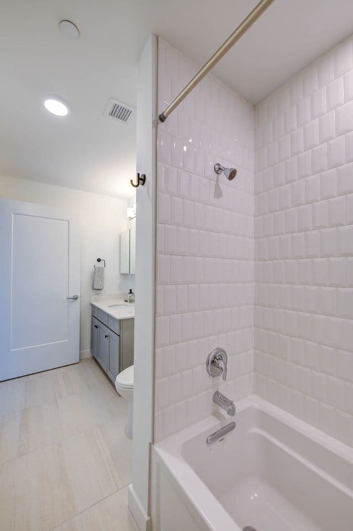 Portland Townhome: 218 Washington Avenue