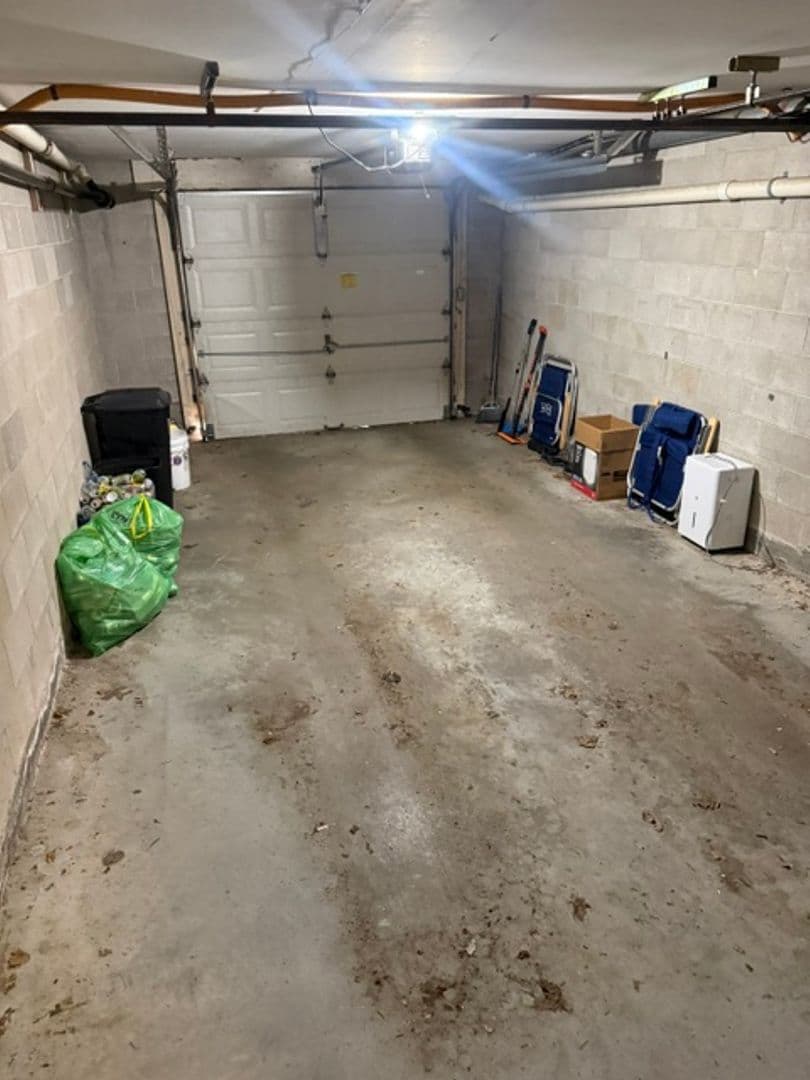 Portland Apartment: 207 Vaughan St #9