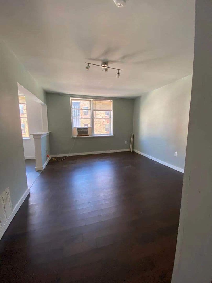 Philadelphia Apartment: 1428 W Master St.