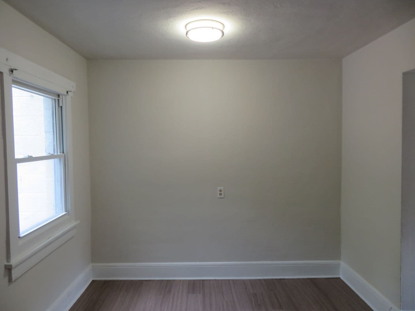 Petersburg Apartment: Farmer Street