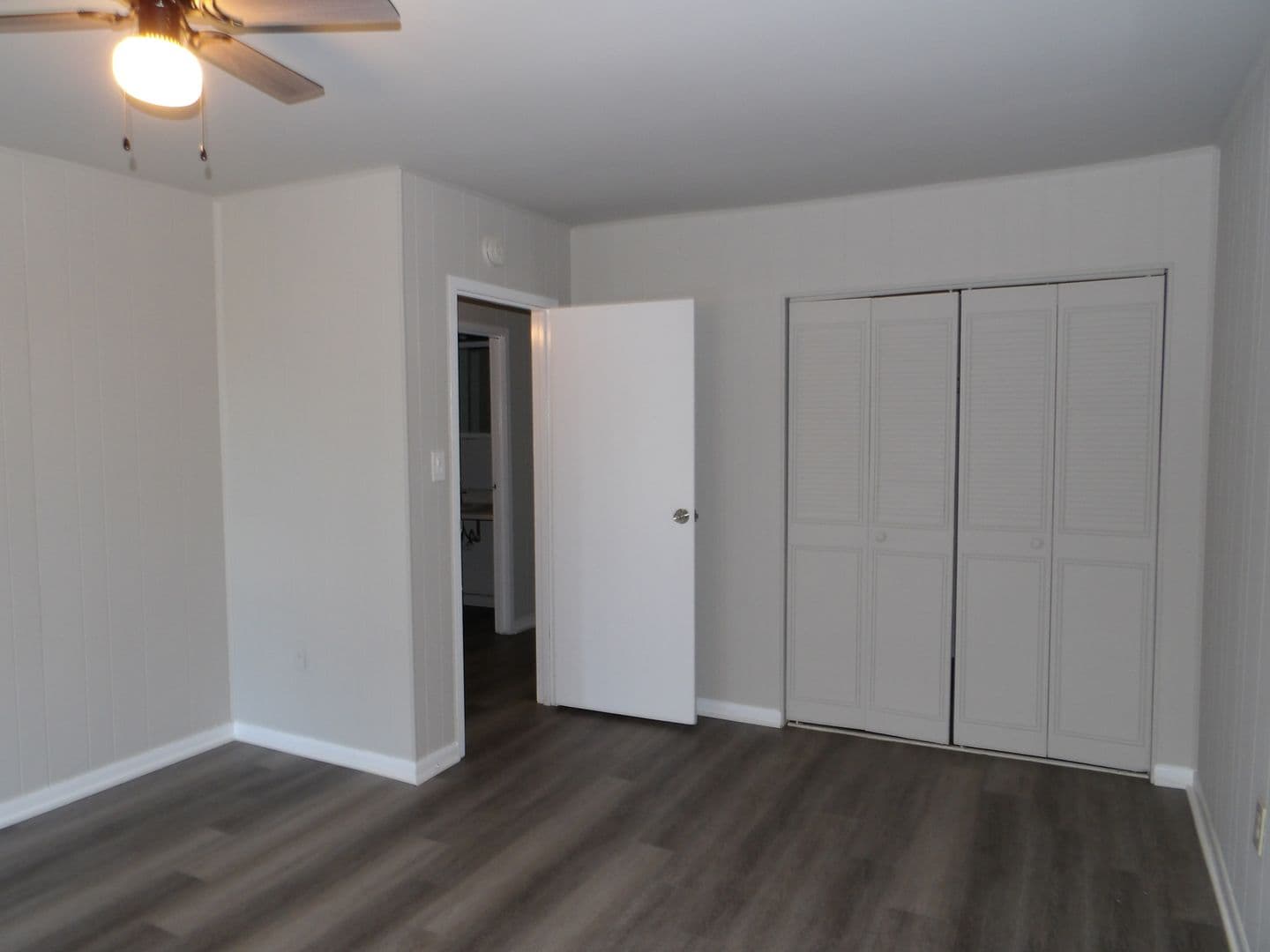 Petersburg Apartment: 2711 S. Crater Road