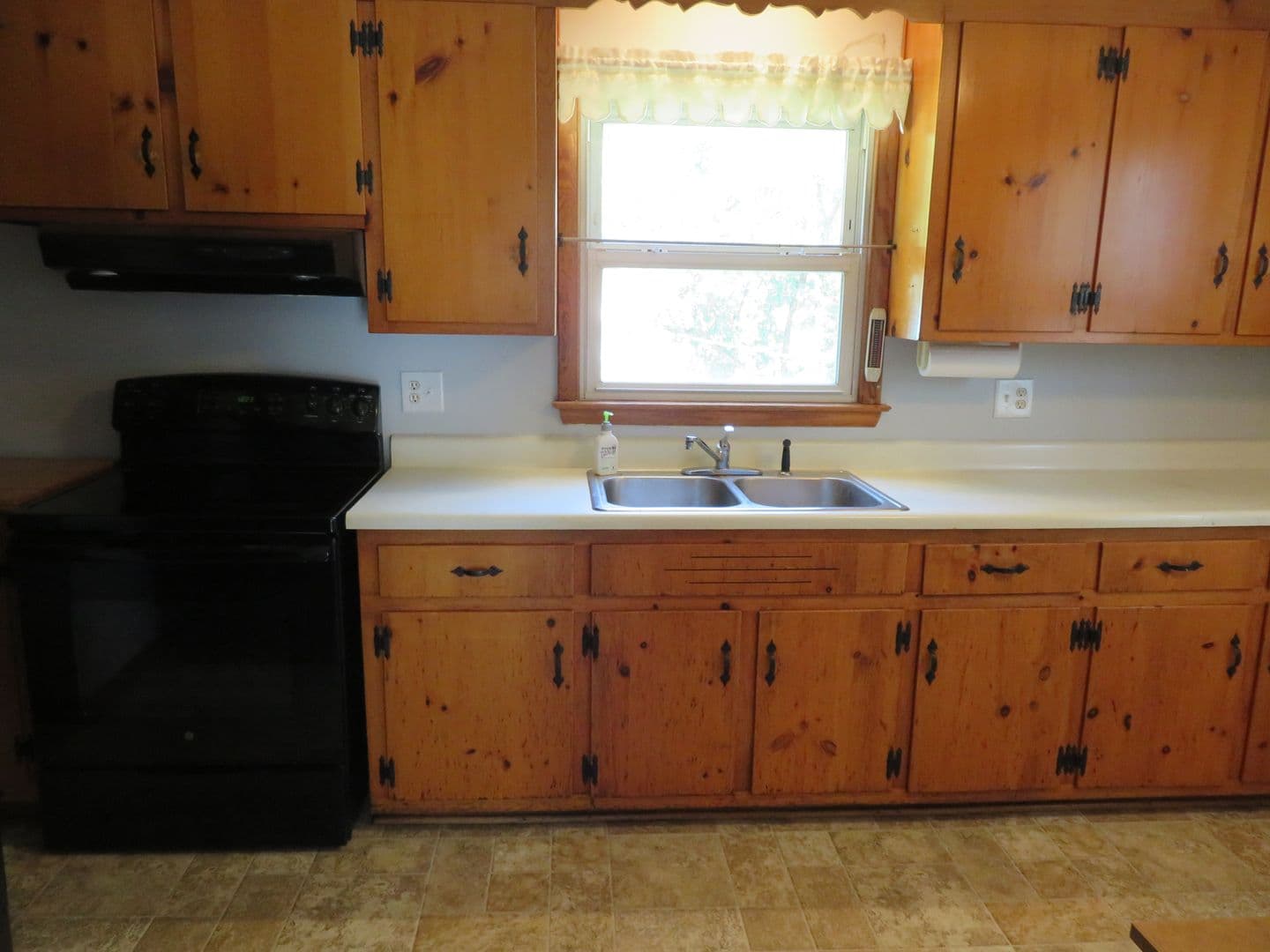 Colonial Heights House: 412 Macauthur Avenue