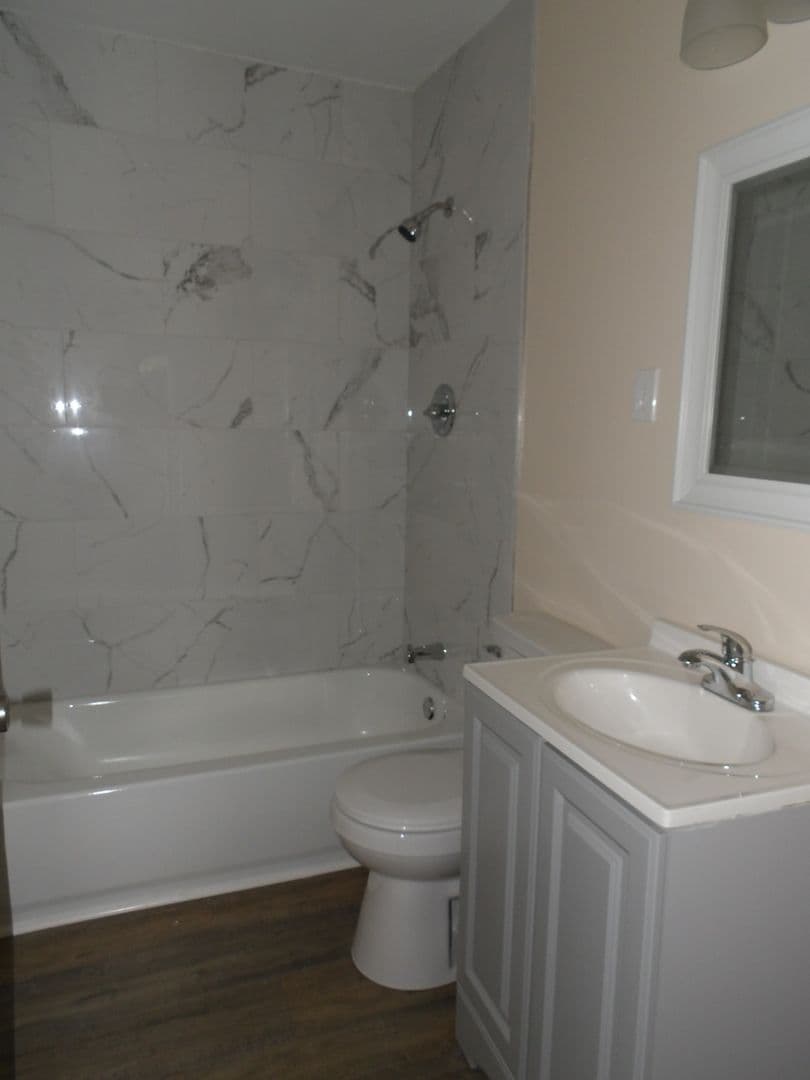 Richmond House: 4705 Caldwell Avenue