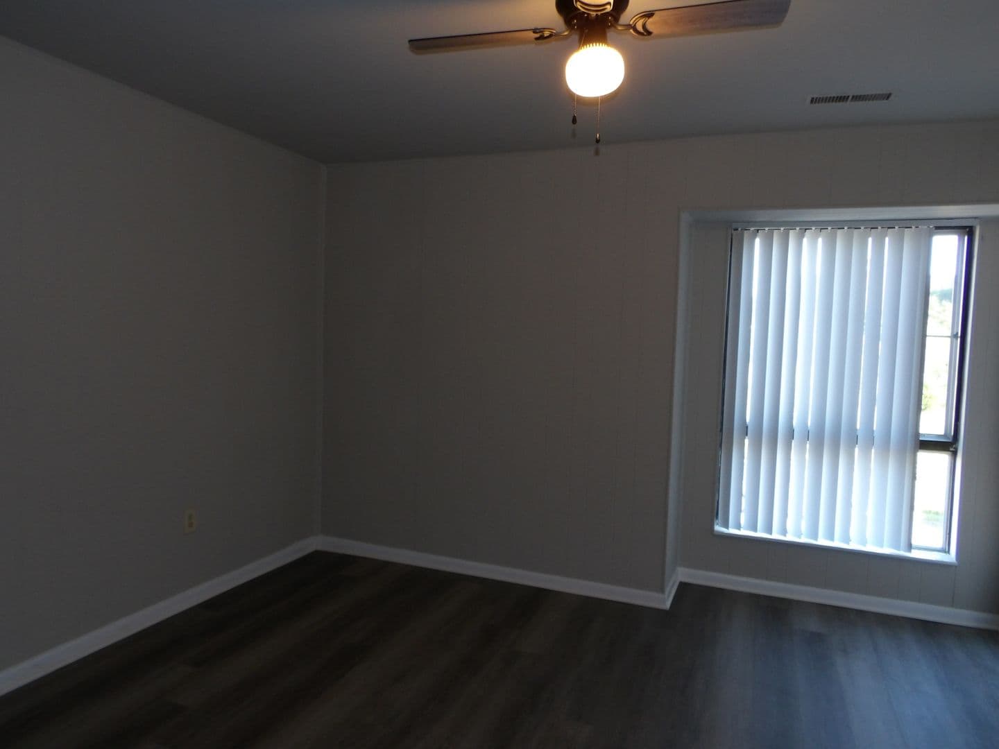 Petersburg Apartment: 2711 S. Crater Road