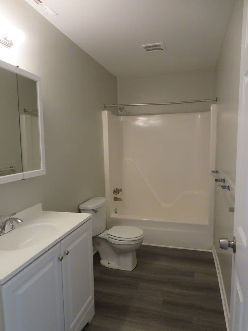 Petersburg Apartment: 2711 S. Crater Road