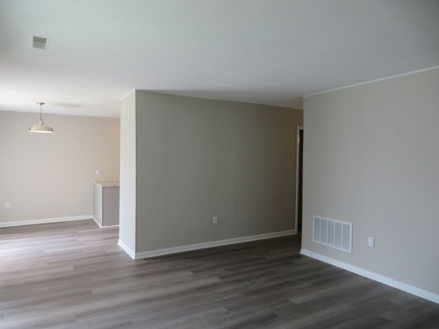 Petersburg Apartment: 2711 S. Crater Road