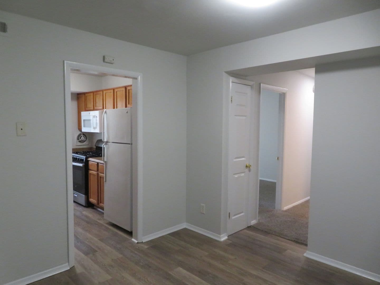 Colonial Heights Apartment: 1100 Lakeview Avenue