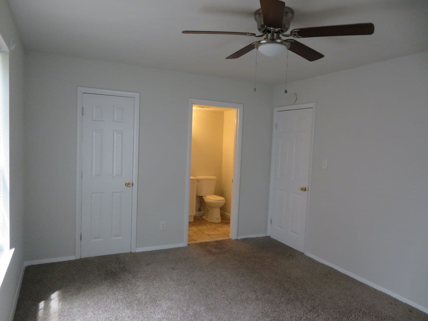 Colonial Heights Apartment: 1100 Lakeview Avenue
