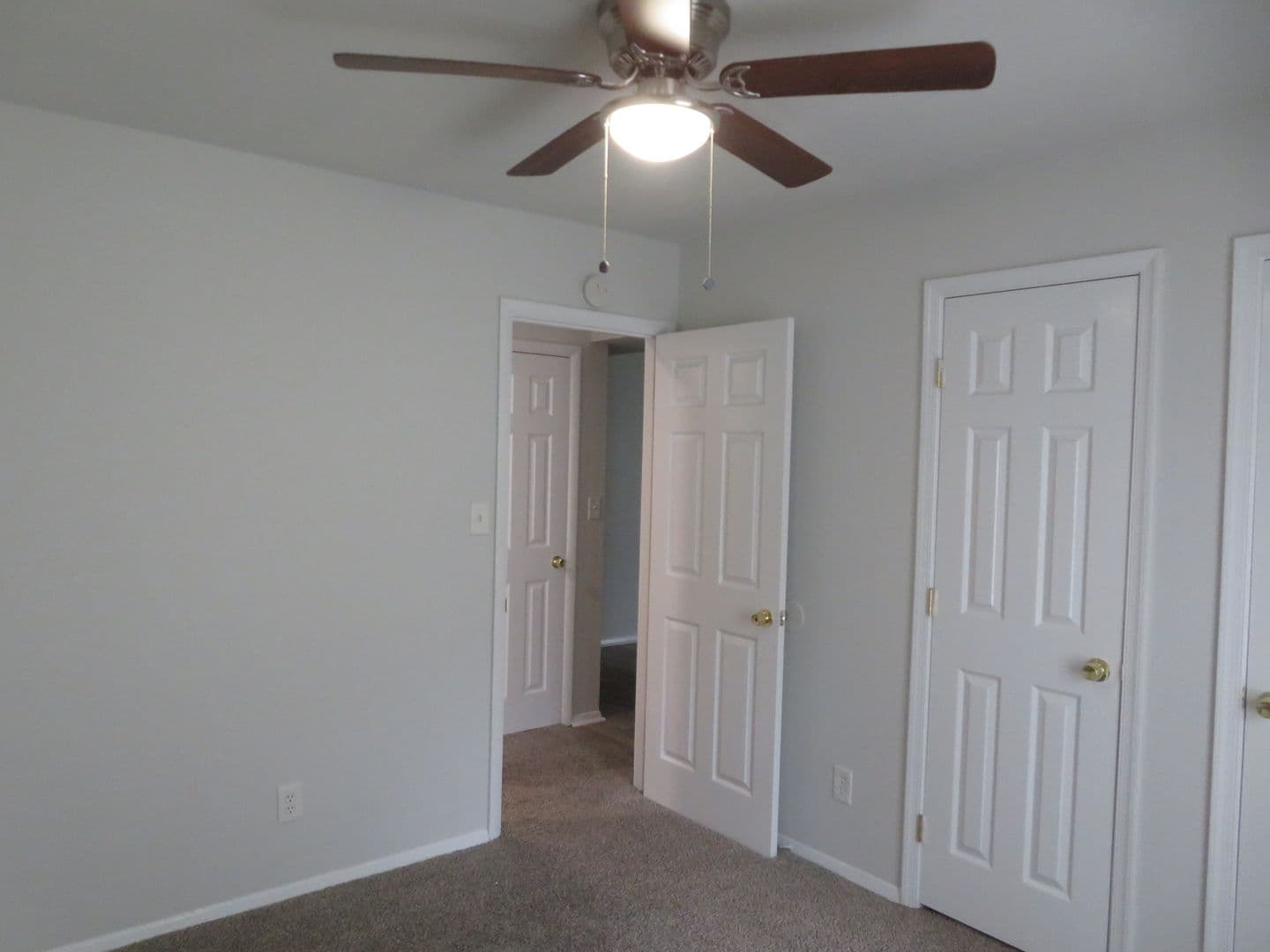 Colonial Heights Apartment: 1100 Lakeview Avenue