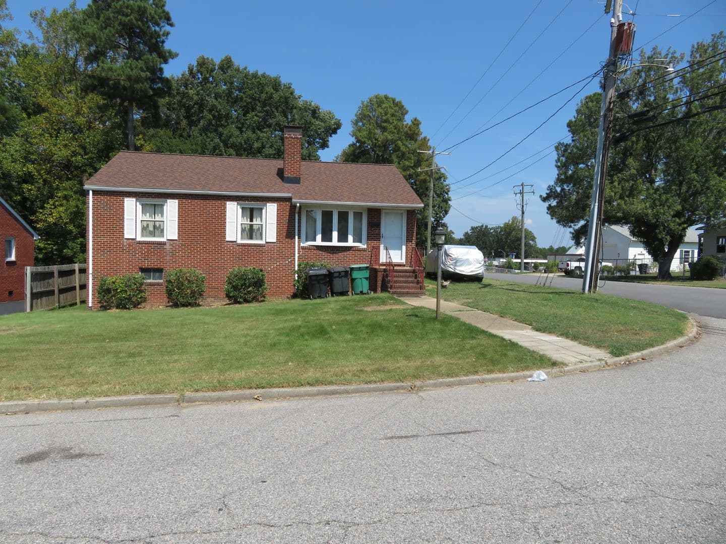 Colonial Heights House: 412 Macauthur Avenue