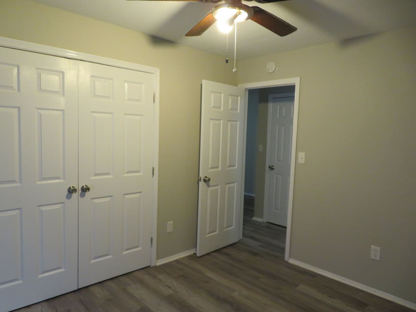 Colonial Heights Apartment: 1100 Lakeview Avenue