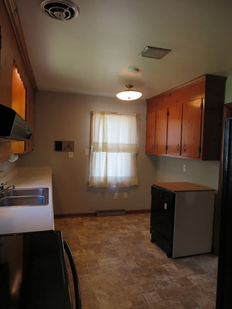 Colonial Heights House: 412 Macauthur Avenue