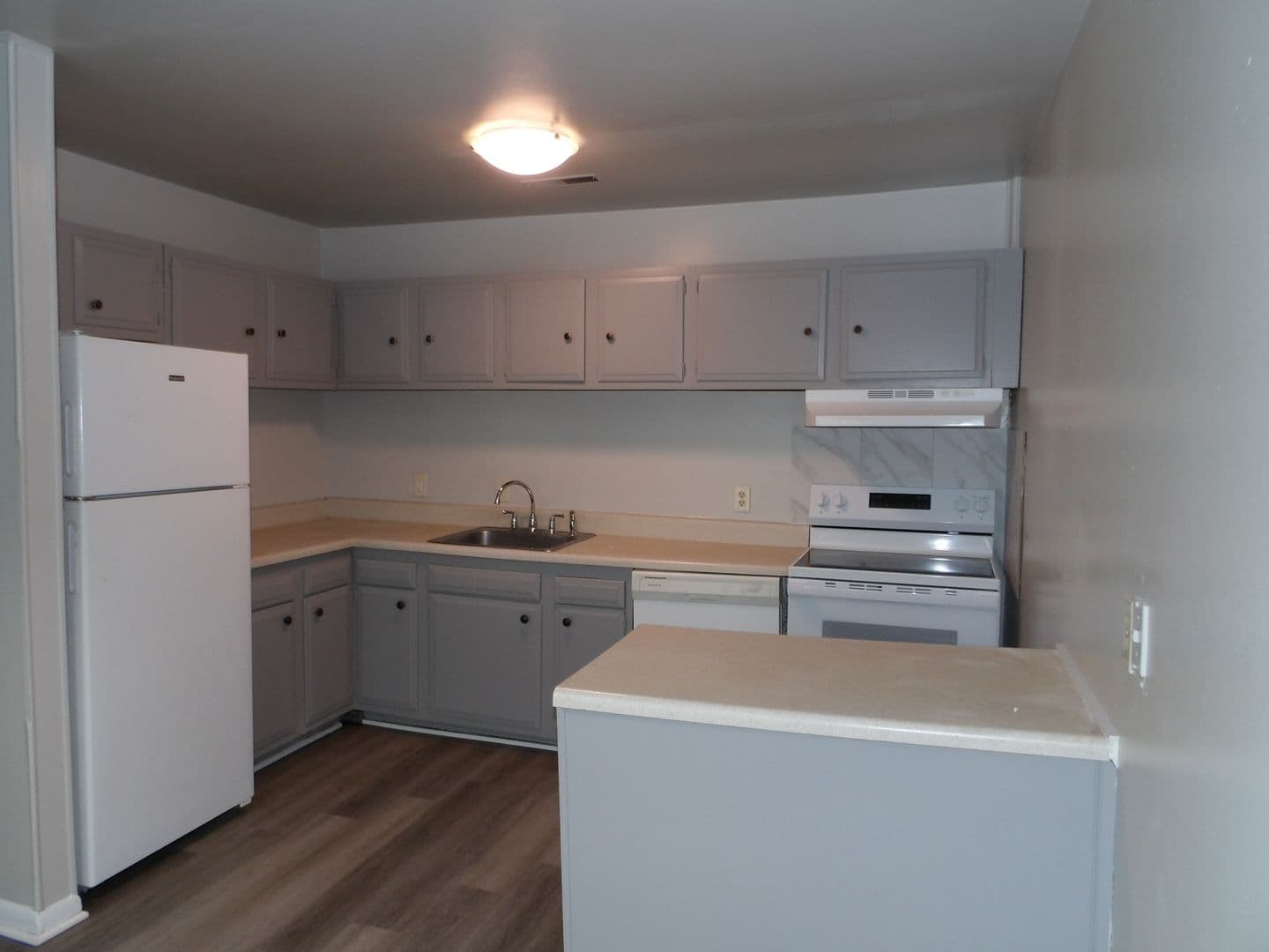 Petersburg Apartment: 2711 S. Crater Road