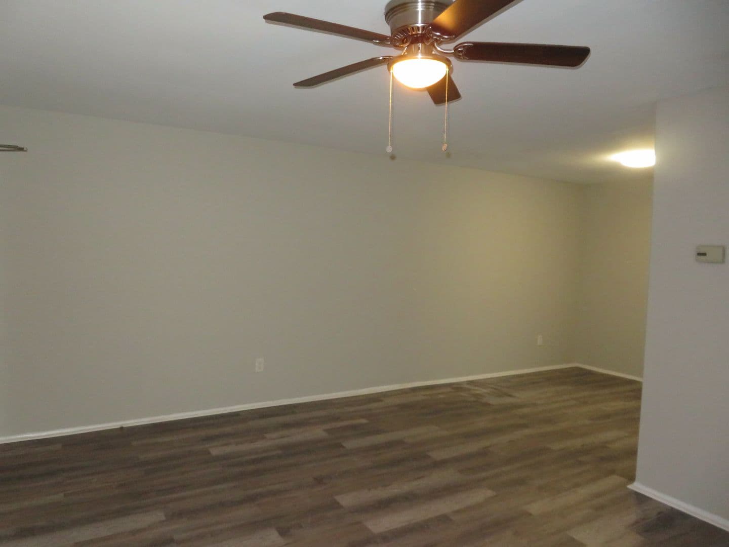 Colonial Heights Apartment: 1100 Lakeview Avenue