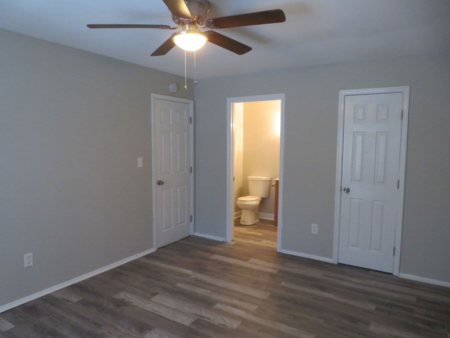 Colonial Heights Apartment: 1100 Lakeview Avenue