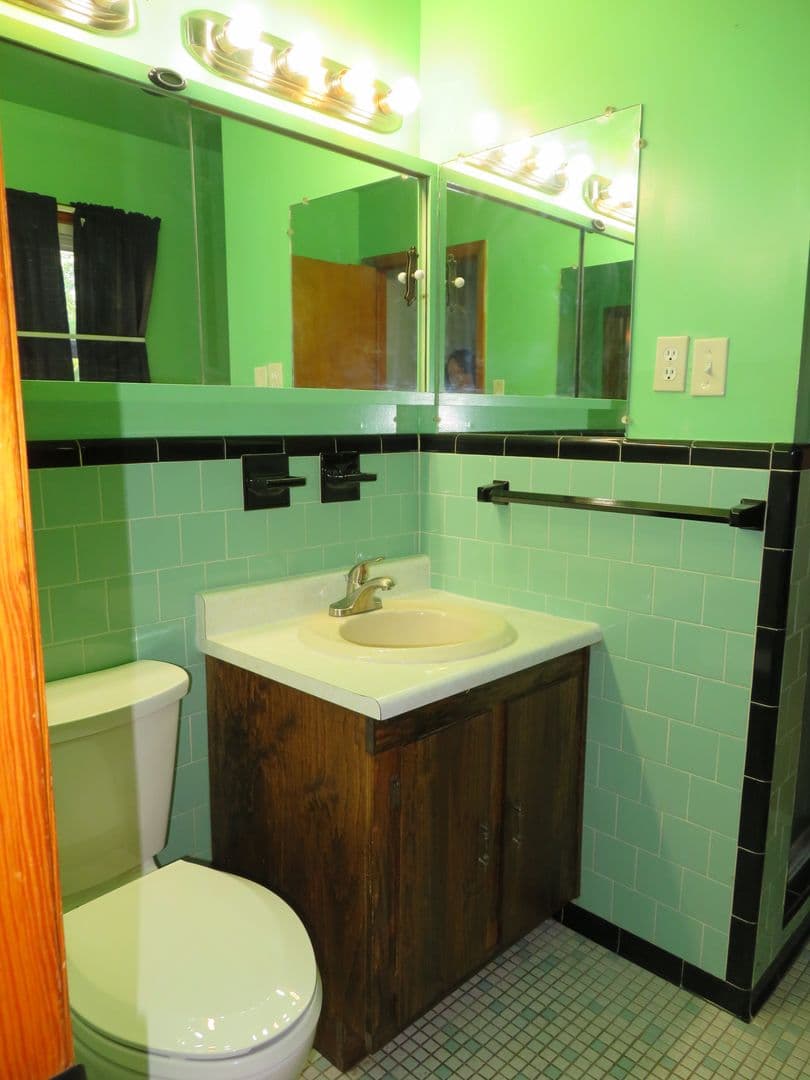 Colonial Heights House: 412 Macauthur Avenue