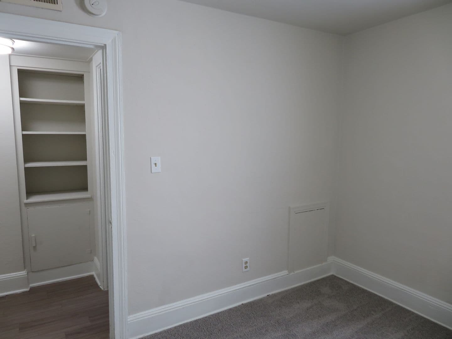 Petersburg Apartment: Farmer Street