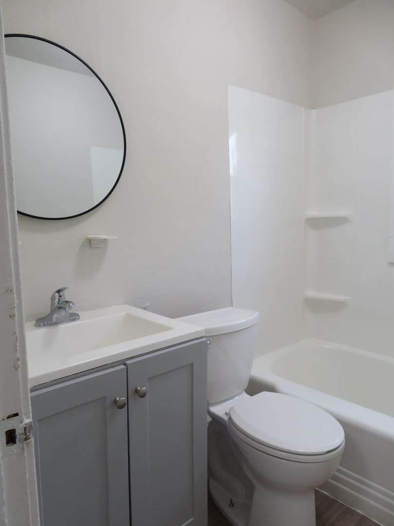Petersburg Apartment: Farmer Street